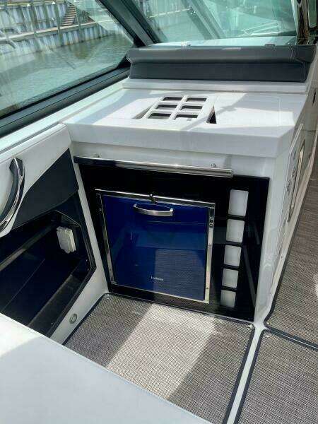 2021 Monterey 385 SE- Ice Storage 