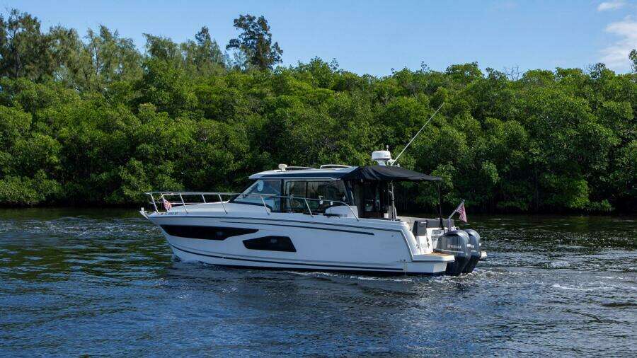 Sea Scape 34ft Jeanneau Yacht For Sale
