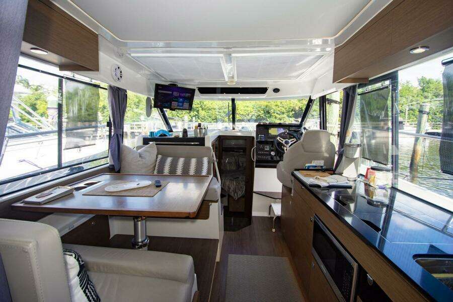Sea Scape 34ft Jeanneau Yacht For Sale