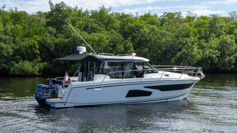 Sea Scape 34ft Jeanneau Yacht For Sale
