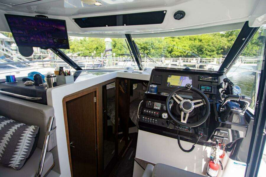 Sea Scape 34ft Jeanneau Yacht For Sale