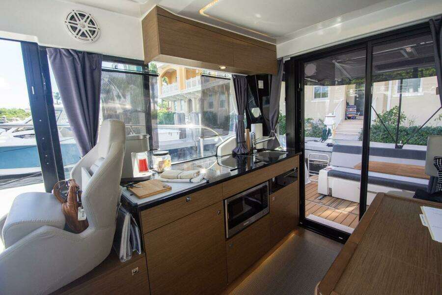 Sea Scape 34ft Jeanneau Yacht For Sale