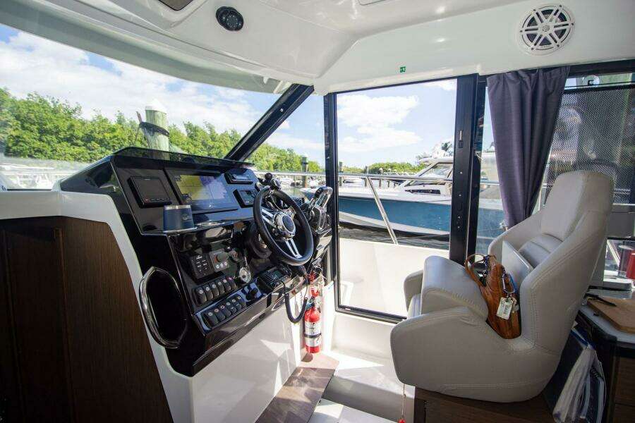 Sea Scape 34ft Jeanneau Yacht For Sale