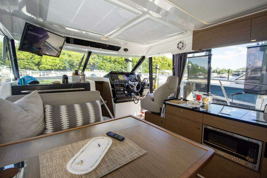 Sea Scape 34ft Jeanneau Yacht For Sale