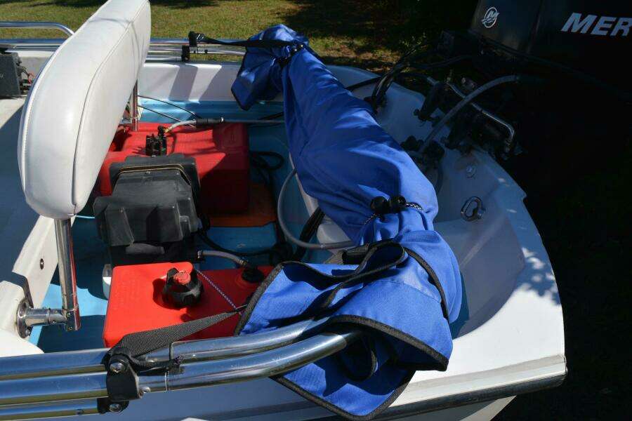 13ft Boston Whaler Yacht For Sale