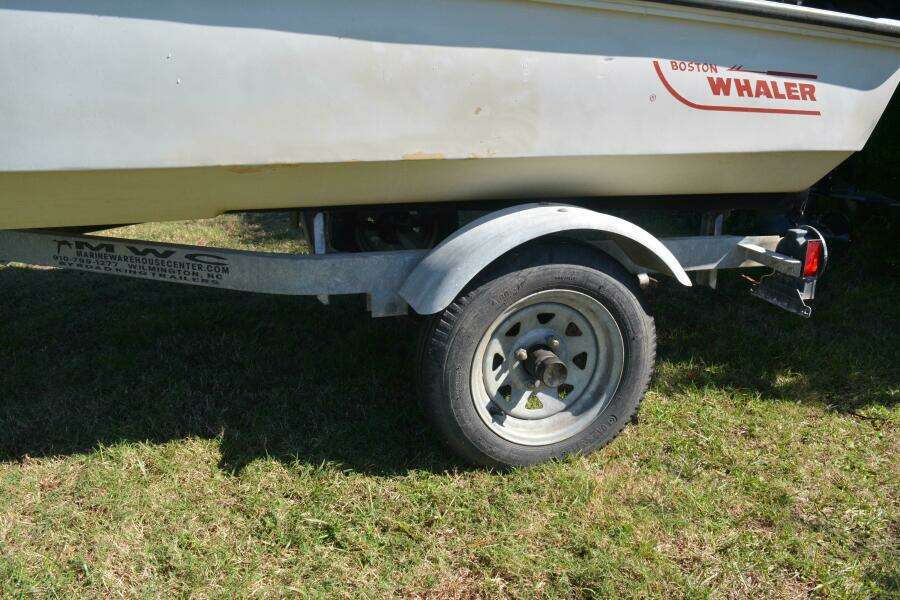 13ft Boston Whaler Yacht For Sale