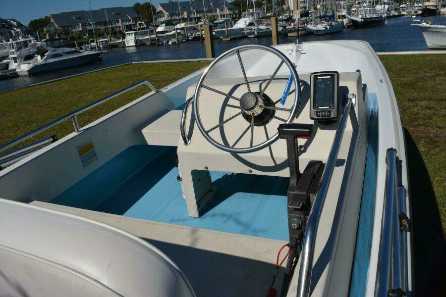 13ft Boston Whaler Yacht For Sale