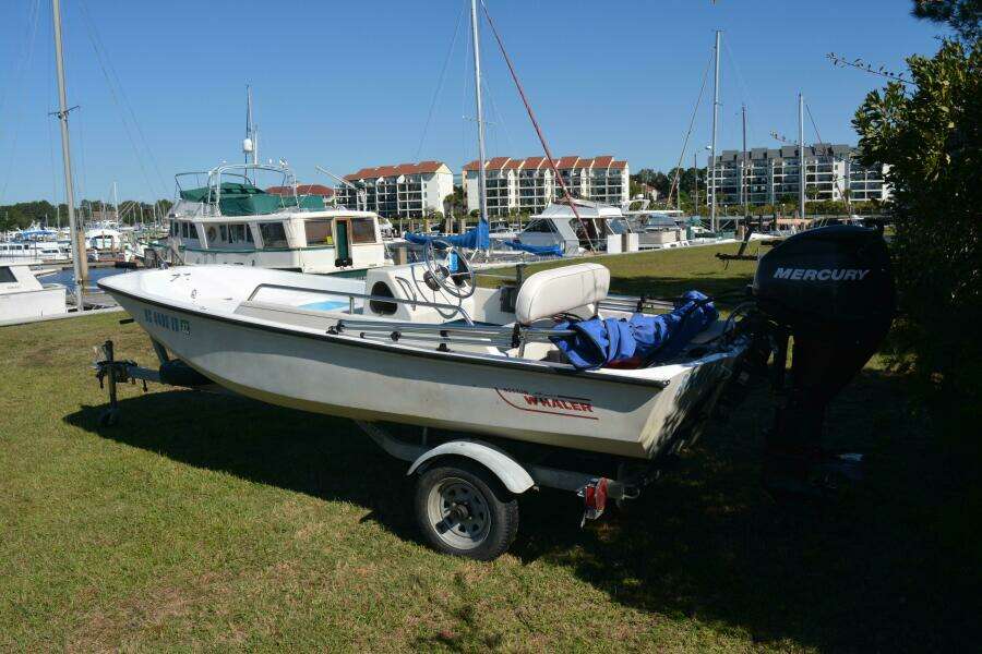 13ft Boston Whaler Yacht For Sale