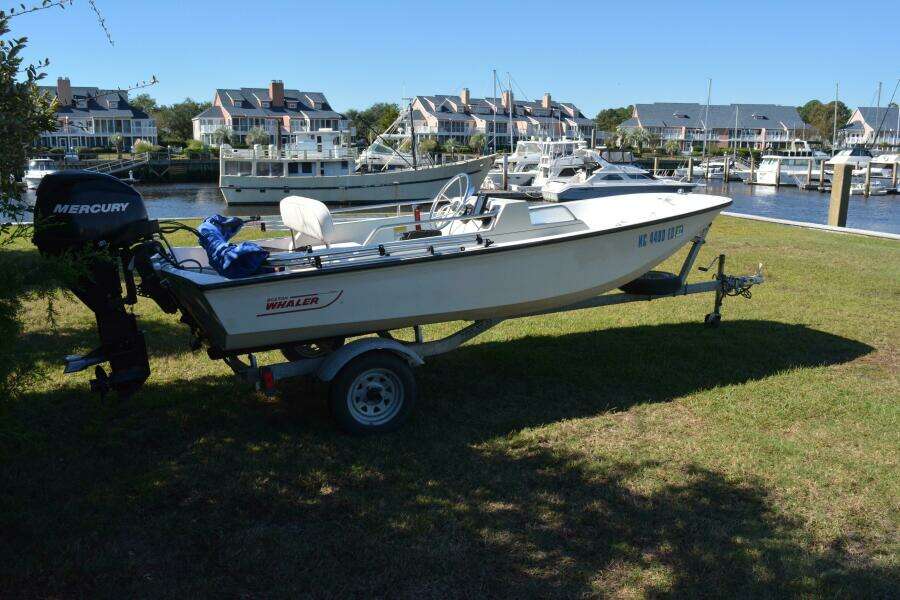 13ft Boston Whaler Yacht For Sale