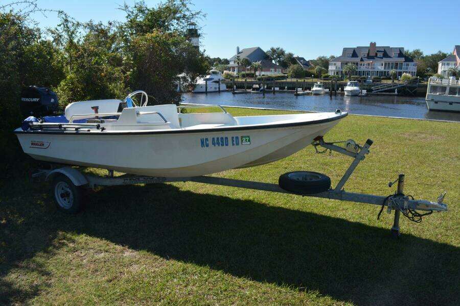 13ft Boston Whaler Yacht For Sale