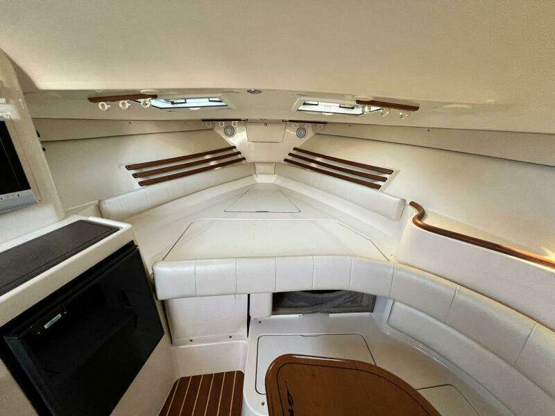 ZIG ZAG 33ft Grady White Yacht For Sale