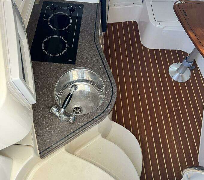 ZIG ZAG 33ft Grady White Yacht For Sale