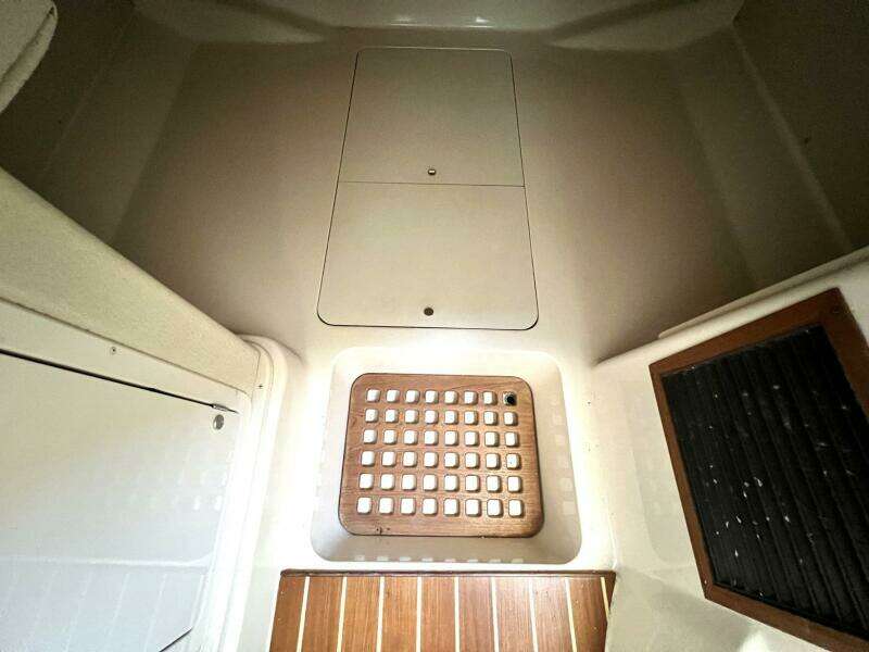 ZIG ZAG 33ft Grady White Yacht For Sale