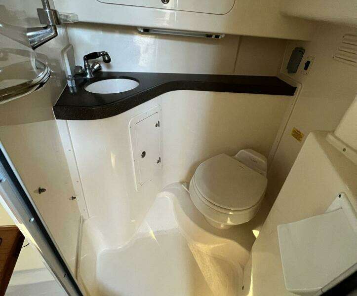 ZIG ZAG 33ft Grady White Yacht For Sale