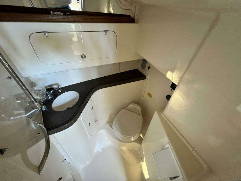ZIG ZAG 33ft Grady White Yacht For Sale