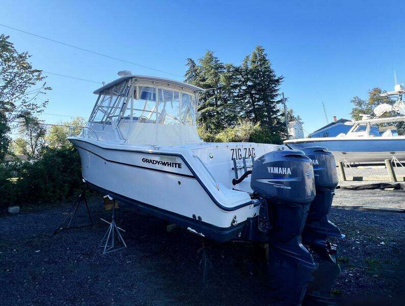 ZIG ZAG 33ft Grady White Yacht For Sale