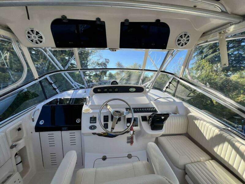 ZIG ZAG 33ft Grady White Yacht For Sale