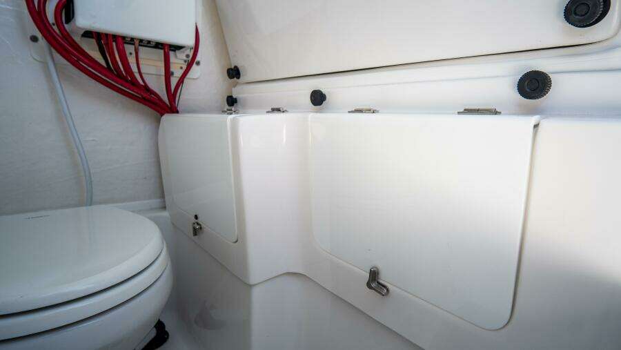 272 LXF 27ft Tidewater Yacht For Sale