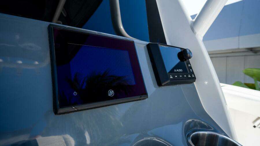 272 LXF 27ft Tidewater Yacht For Sale