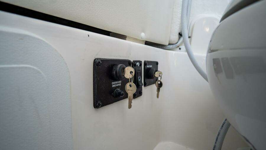 272 LXF 27ft Tidewater Yacht For Sale