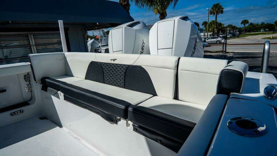 272 LXF 27ft Tidewater Yacht For Sale