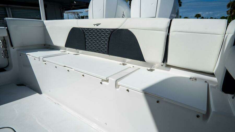 272 LXF 27ft Tidewater Yacht For Sale