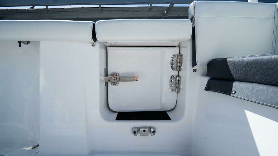 272 LXF 27ft Tidewater Yacht For Sale