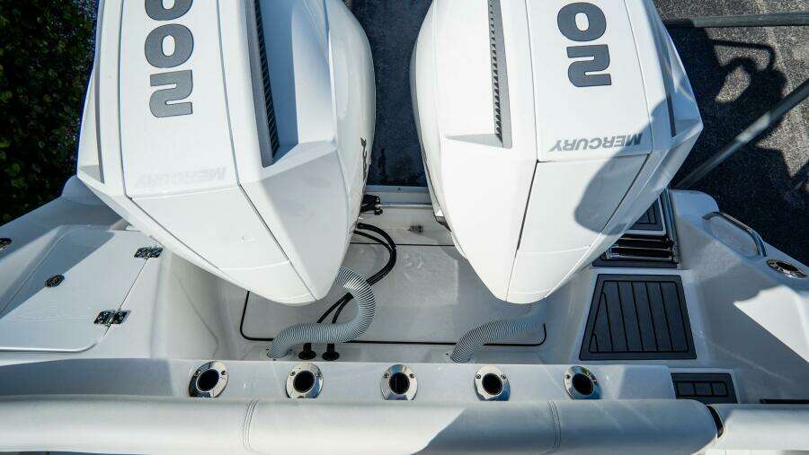 272 LXF 27ft Tidewater Yacht For Sale