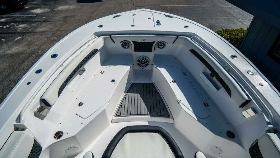 272 LXF 27ft Tidewater Yacht For Sale