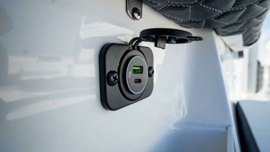 272 LXF 27ft Tidewater Yacht For Sale