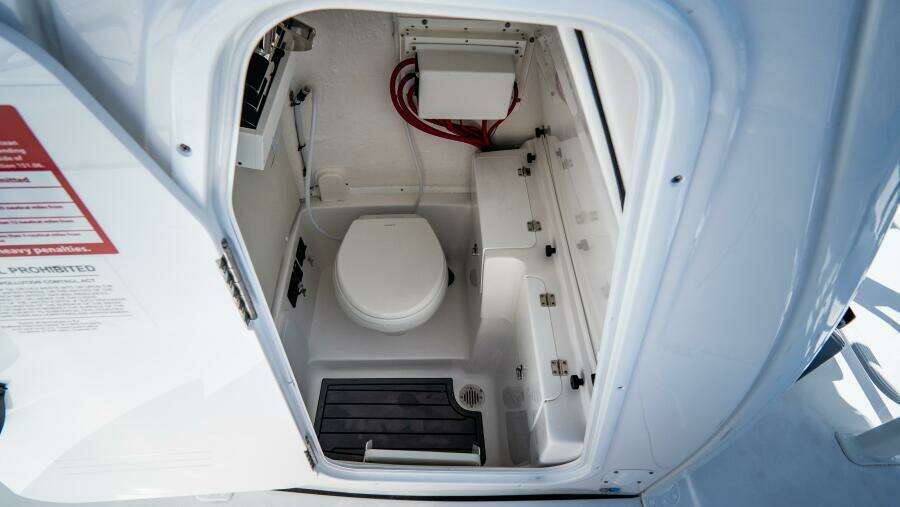 272 LXF 27ft Tidewater Yacht For Sale