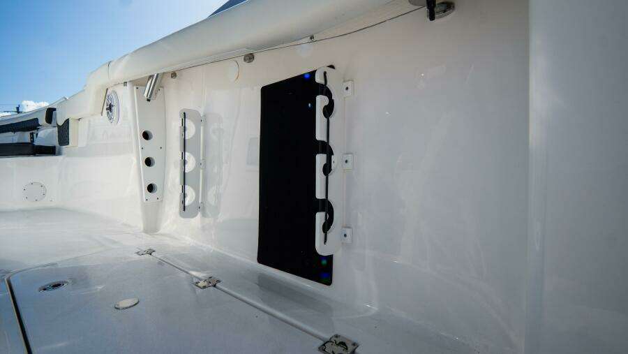 272 LXF 27ft Tidewater Yacht For Sale