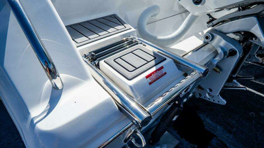 272 LXF 27ft Tidewater Yacht For Sale