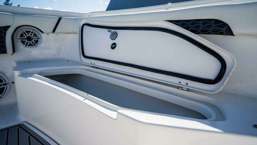 272 LXF 27ft Tidewater Yacht For Sale