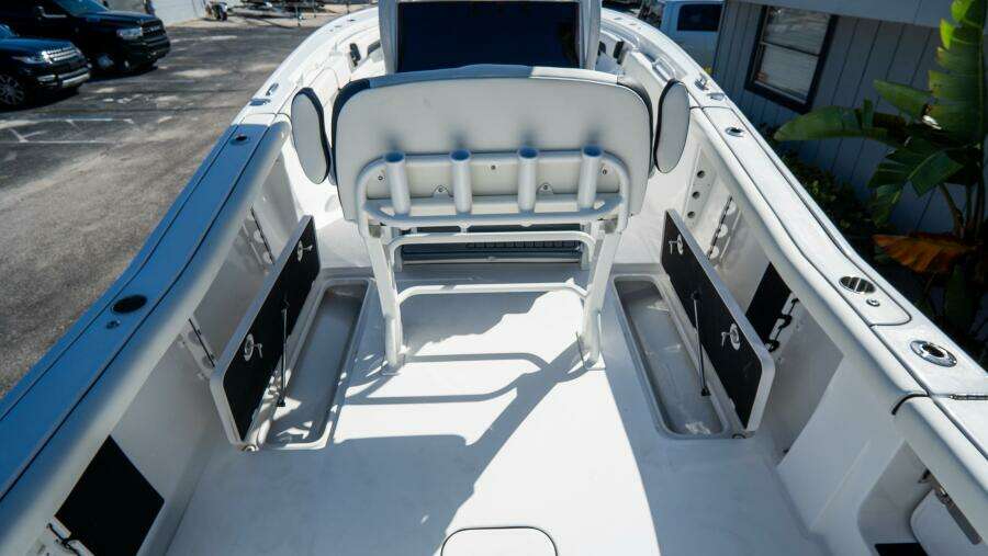 272 LXF 27ft Tidewater Yacht For Sale