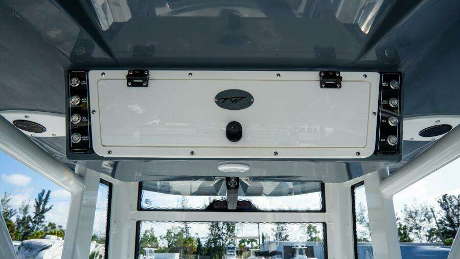 272 LXF 27ft Tidewater Yacht For Sale