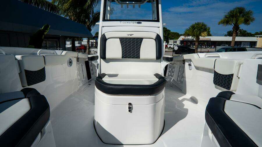 272 LXF 27ft Tidewater Yacht For Sale