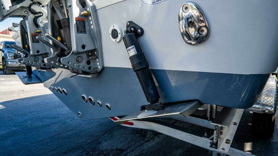 272 LXF 27ft Tidewater Yacht For Sale