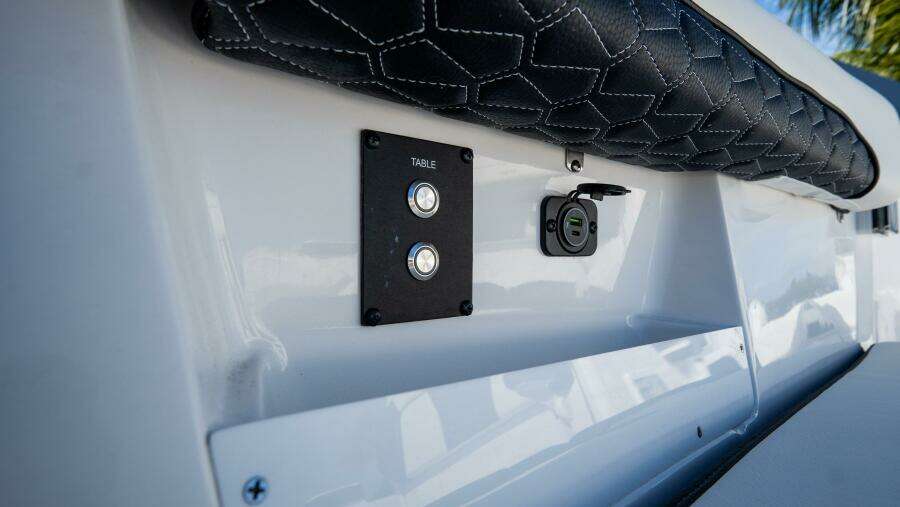 272 LXF 27ft Tidewater Yacht For Sale