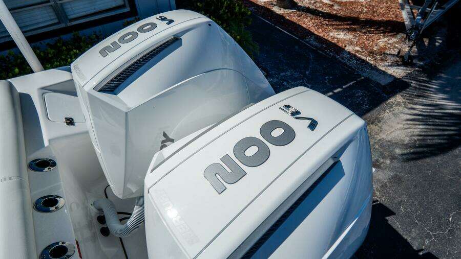 272 LXF 27ft Tidewater Yacht For Sale