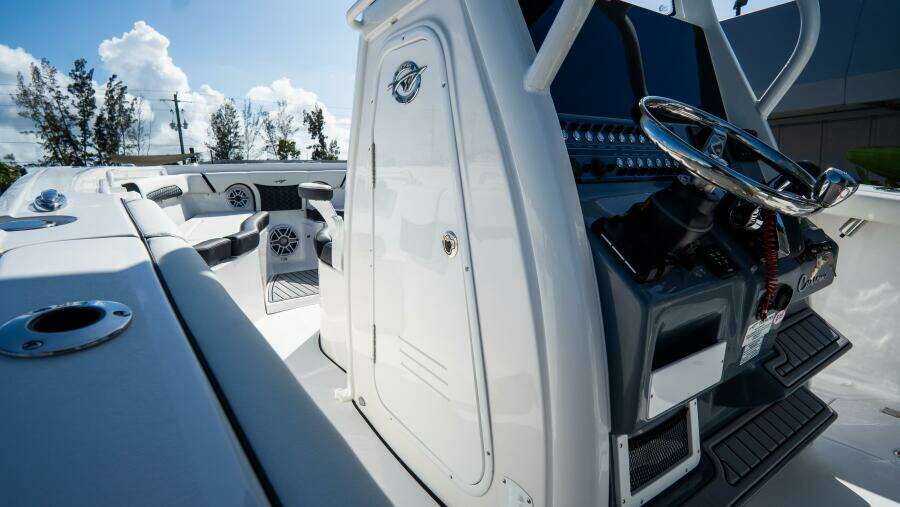 272 LXF 27ft Tidewater Yacht For Sale