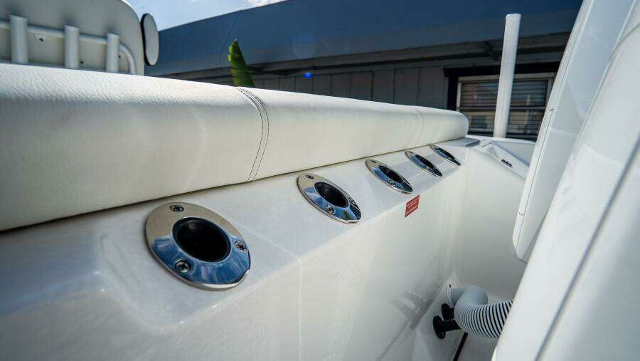 272 LXF 27ft Tidewater Yacht For Sale