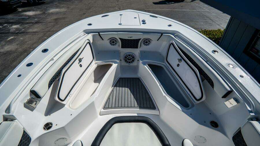 272 LXF 27ft Tidewater Yacht For Sale