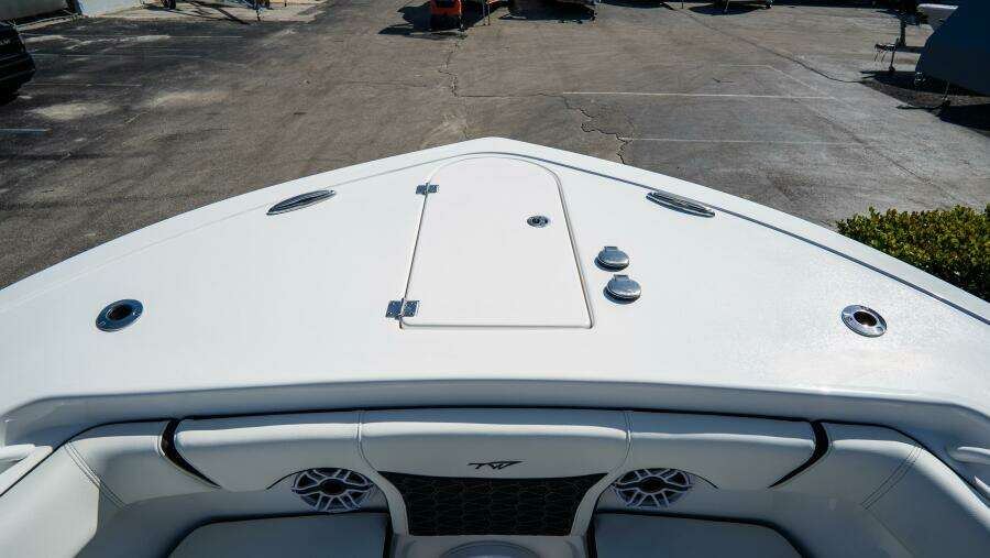 272 LXF 27ft Tidewater Yacht For Sale