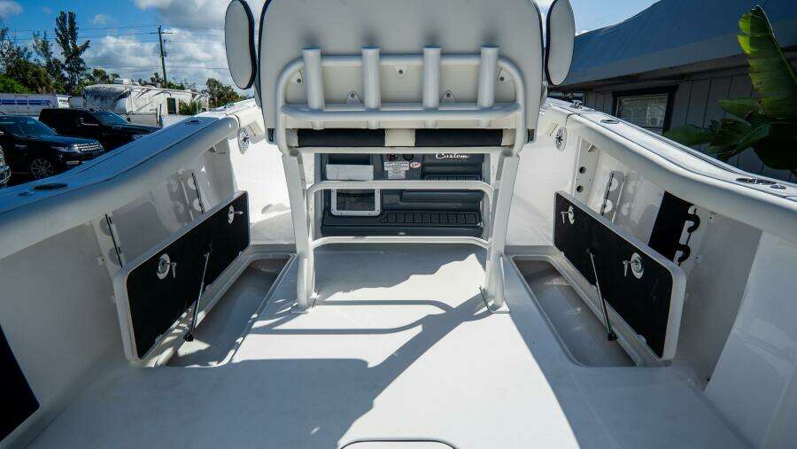 272 LXF 27ft Tidewater Yacht For Sale