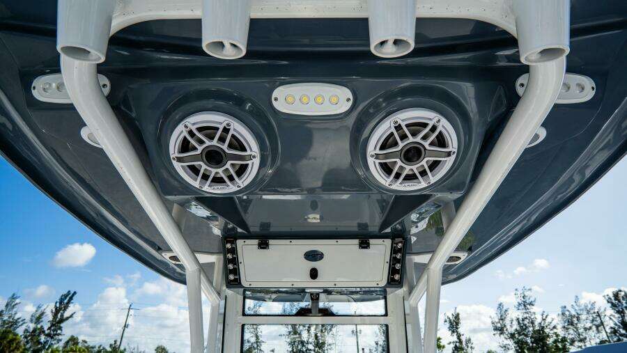 272 LXF 27ft Tidewater Yacht For Sale