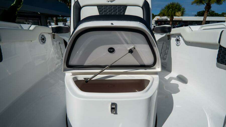 272 LXF 27ft Tidewater Yacht For Sale