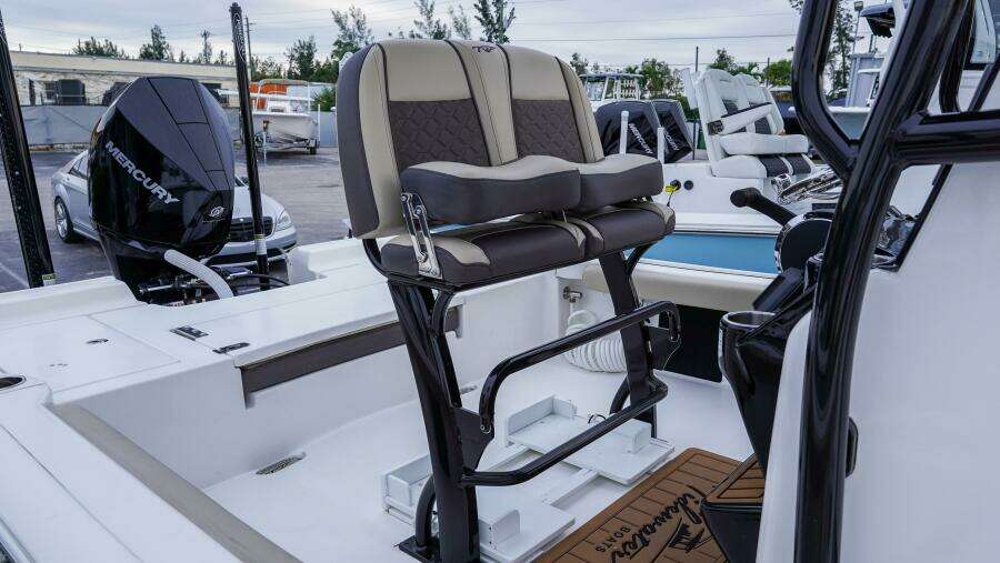 2300 Carolina Bay 23ft Tidewater Yacht For Sale