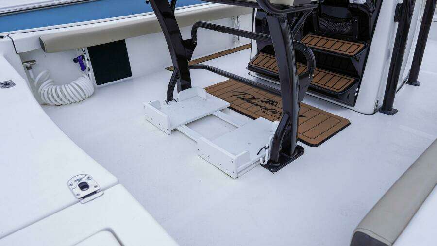 2300 Carolina Bay 23ft Tidewater Yacht For Sale