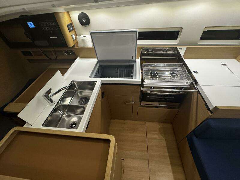 41ft Jeanneau Yacht For Sale